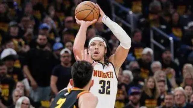 开云体育下载-绝杀上瘾！能扣能投，戈登是约基奇身边的满分队友