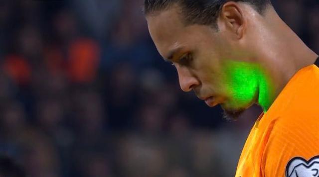 1697505291483091893.jpg 科曼命硬,范戴克有种,但荷兰这进攻太辣眼睛了吧?