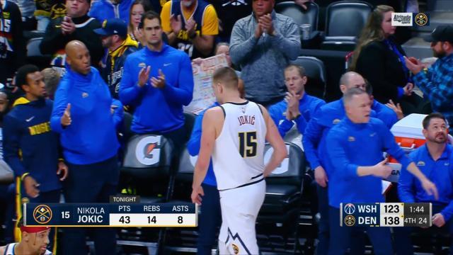 1671090165475038358.jpg kaiyun-两分球18中17爆砍43+14!约基奇接过迈克尔·乔丹杯