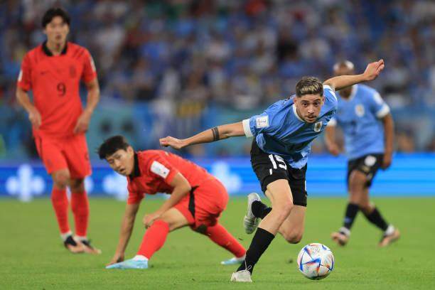 1669319891829063169.jpg kaiyun-皇马骁将成天蓝军团唯一亮点,乌拉圭猎鹰振翅翱翔