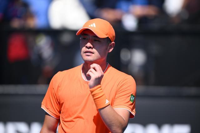 kaiyun-张奔斗：腿部拉伤的吴易昺，把对手打到腿抽筋