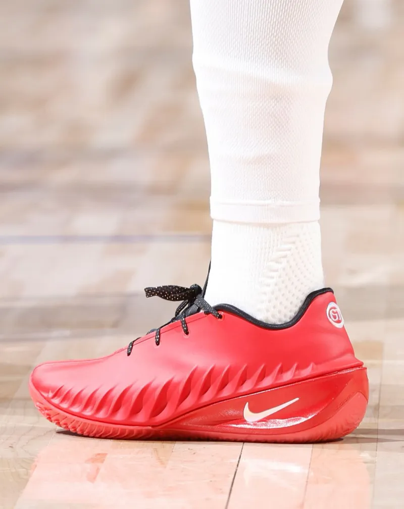 开云体育下载-红蓝鸳鸯！汤普森兄弟均穿着G.T Cut4迎来正面对决