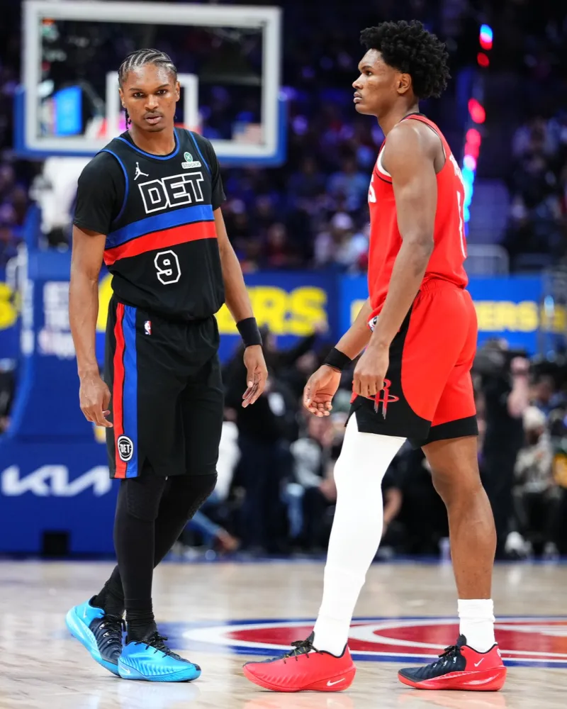 开云体育下载-红蓝鸳鸯！汤普森兄弟均穿着G.T Cut4迎来正面对决