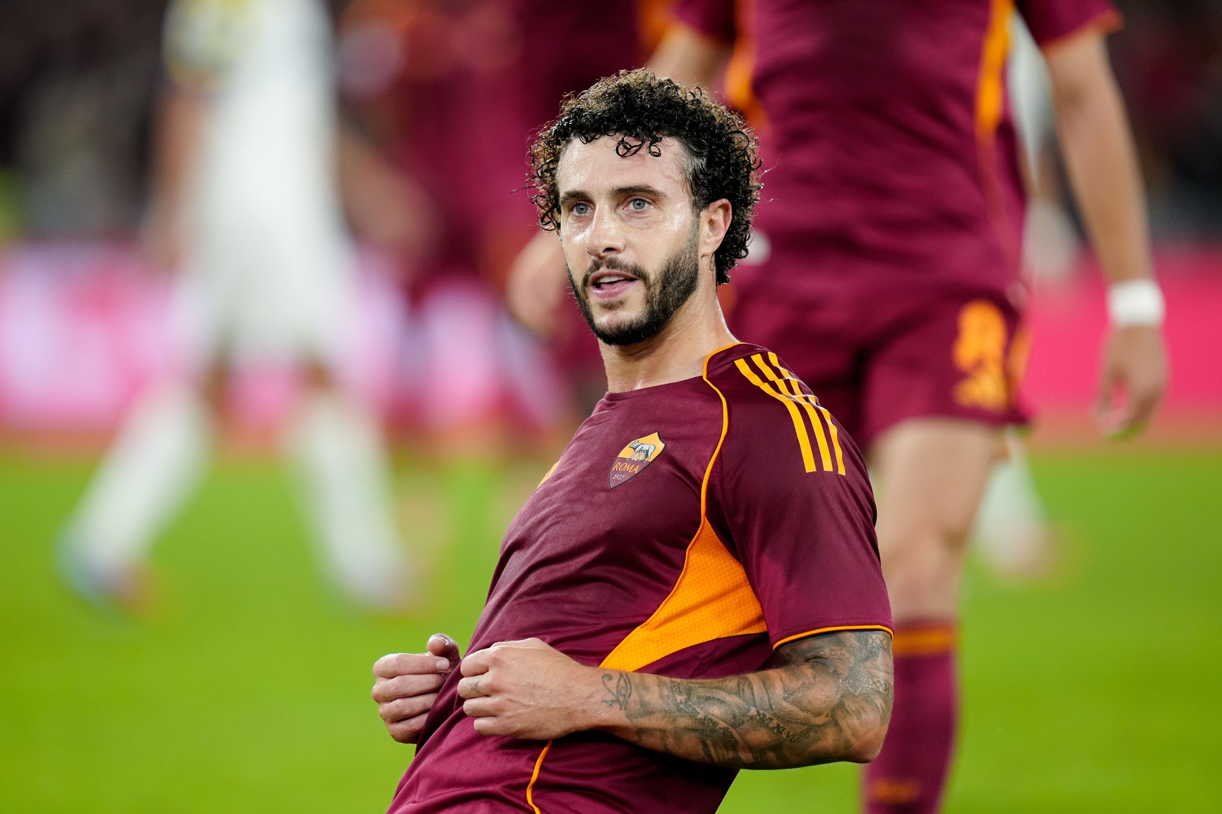 开云体育官网-斯基拉：罗马接近和埃尔莫索续约至2028年，目前合同在2027年到期