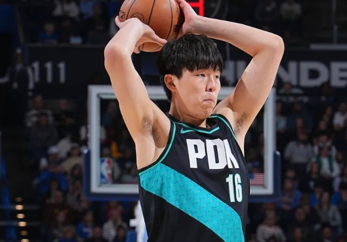 kaiyun-杨瀚森这是咋了？6分钟挂0，三分仍打铁，正负值-11，g联赛锻炼吧|NBA|波特兰开拓者队|亚特兰大老鹰队|NBA常规赛|杨翰森_新浪体育_新浪新闻