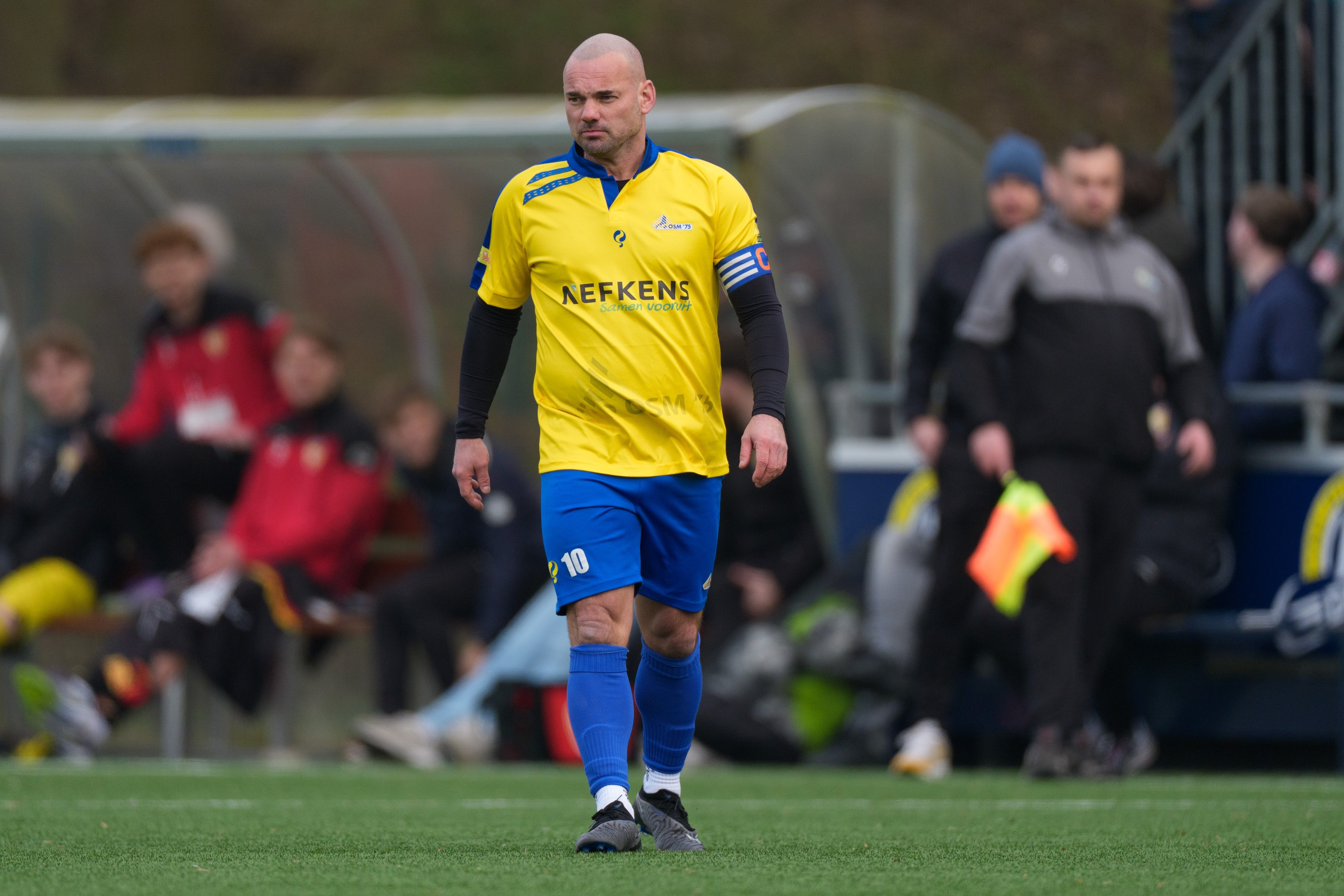 开云-ESPN：4次换人违规，斯内德业余联赛首秀需要重赛最后8分钟