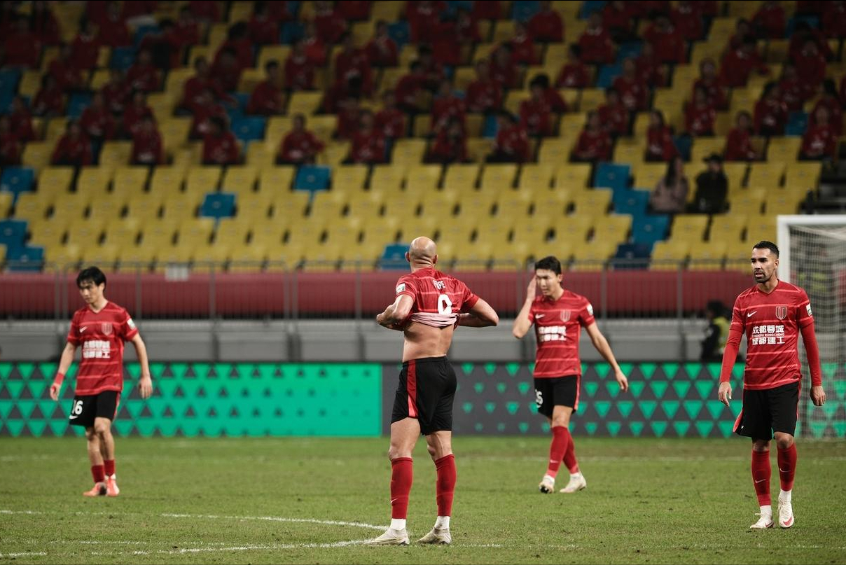 球员未经同意就转会？高层根据名单引援！徐正源批成都添欲加之罪