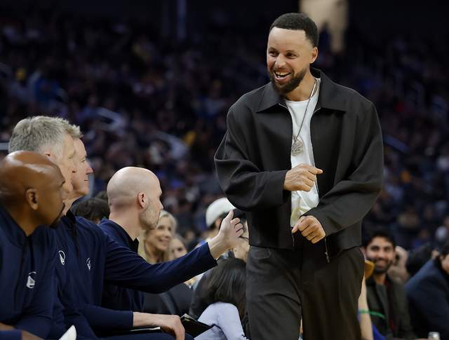 开云体育下载-一夜3大消息！库里伤情更新，哈登创里程碑，快船迎重大利好