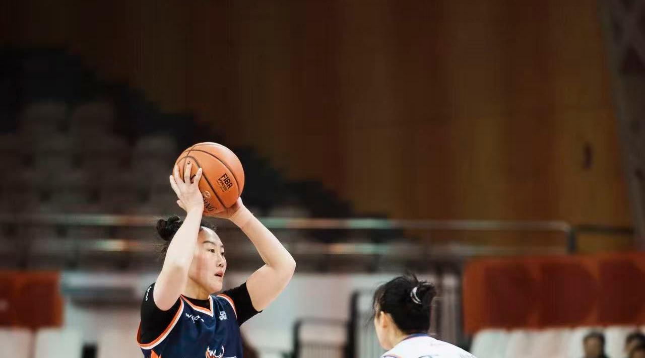 开云体育下载-轰37分6助攻！中国女篮31岁王牌后卫满血复活：宫鲁鸣该带上她？