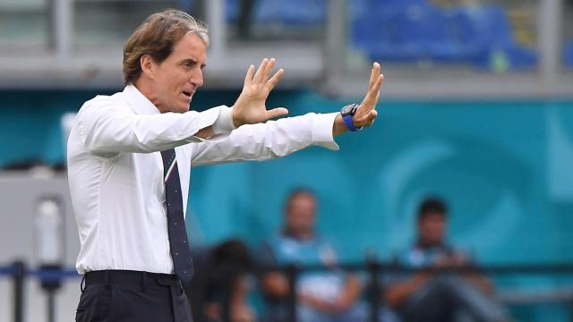 开云体育官网-【疯梁话·中奖之后②】曼奇尼超越时代