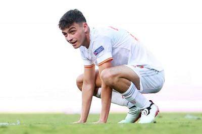 开云APP-巨大失误后被剥夺暑假 乌奈·西蒙要去见南雄太了