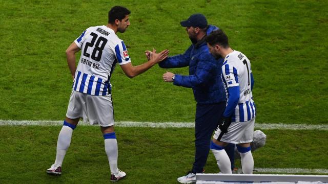 开云体育官网-赫迪拉挂靴：再见，大满贯领袖与被误解的模范8号！