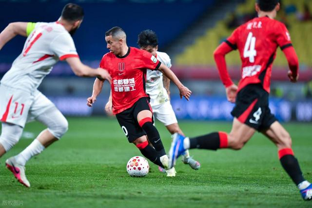 开云体育下载-足协还在等什么？国足潜在归化大牌两场比赛1球1助攻，已会唱国歌|中超|罗慕洛|成都蓉城|青岛海牛|中国足协_新浪体育_新浪新闻